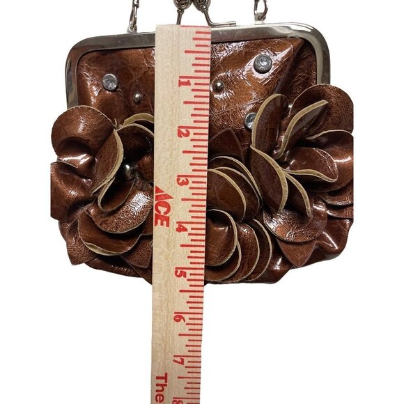 Grandma Grandma Core Coin Purse Flower with Rhinestone Chain Strap - Picture 6 of 8